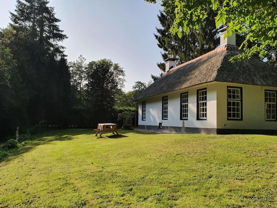 Jagershuis sinds 1724 op landgoed Princenhof Oranjewoud Buitenkant foto
