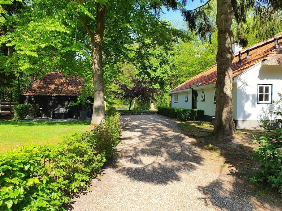 Jagershuis sinds 1724 op landgoed Princenhof Oranjewoud Buitenkant foto