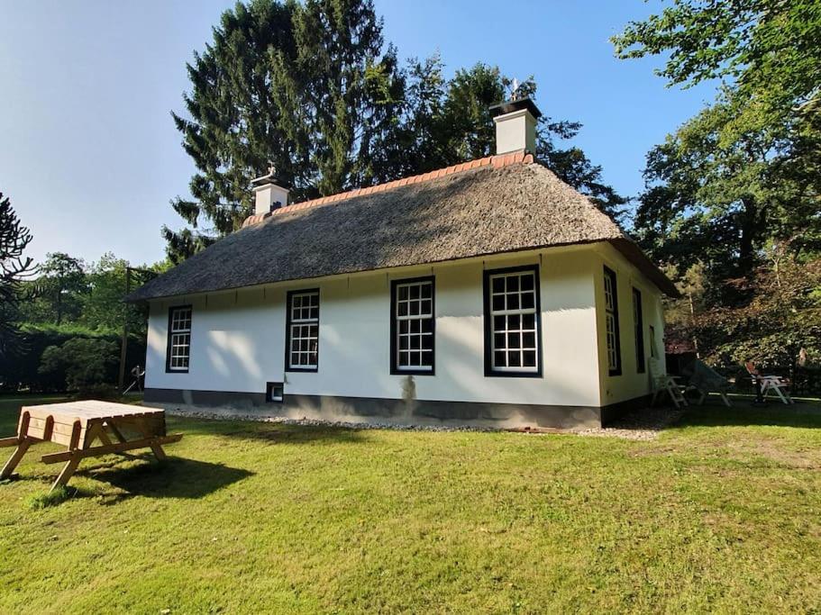 Jagershuis sinds 1724 op landgoed Princenhof Oranjewoud Buitenkant foto